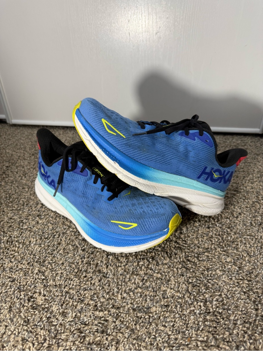 Hoka one one Clifton 9 Running Shoes with Yellow